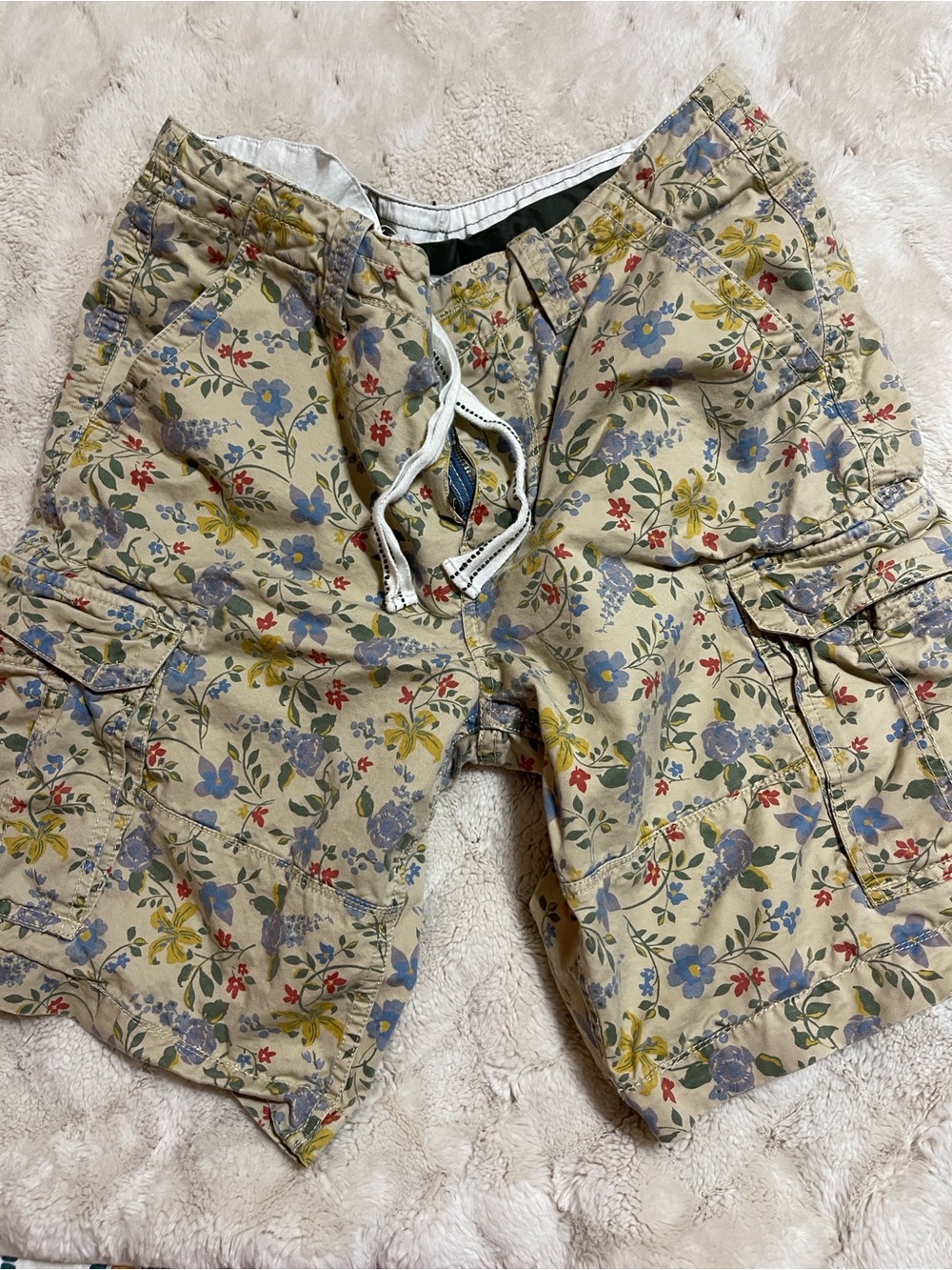Boden Floral Cargo Shorts in Tan with Blue, Yellow & Red Accents